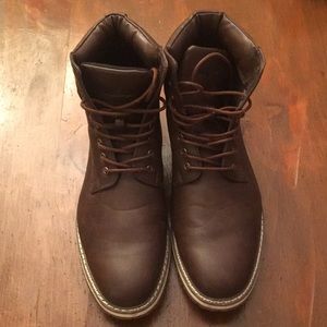 Hawke&Co, Matterhorn Boots with Memory foam sole